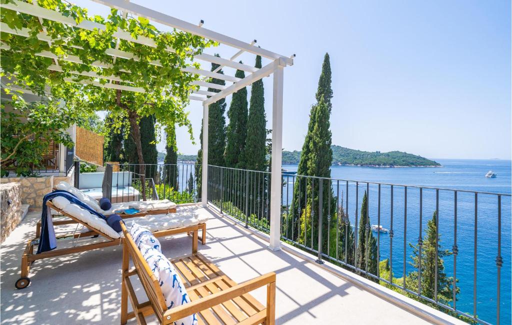 1 Bedroom Cozy Apartment In Dubrovnik