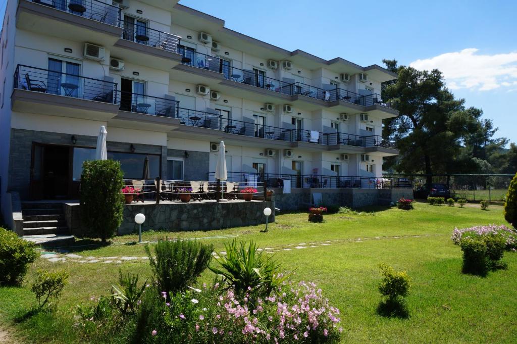Vourvourou Hotel