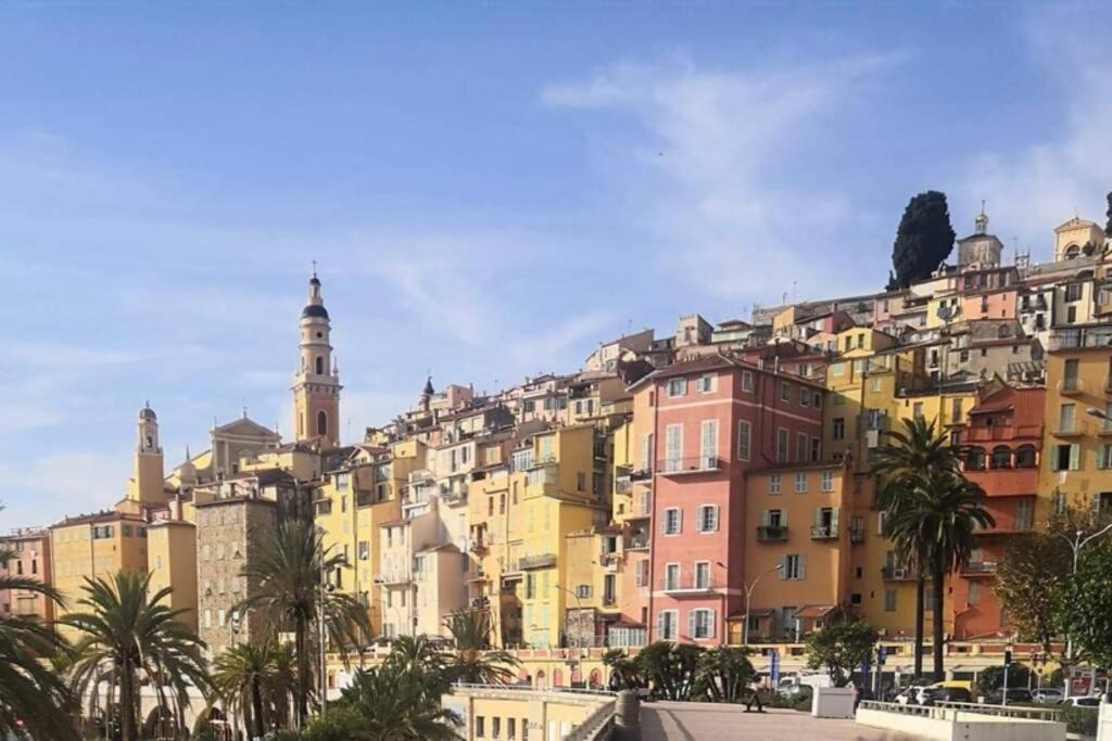 Vue mer port de garavan