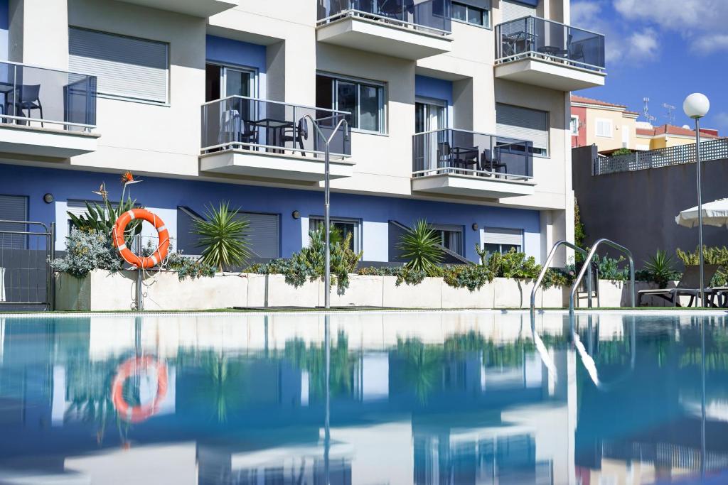 Cornisa Apartments