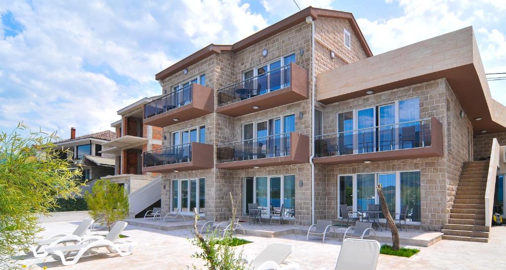 Apartments Edera