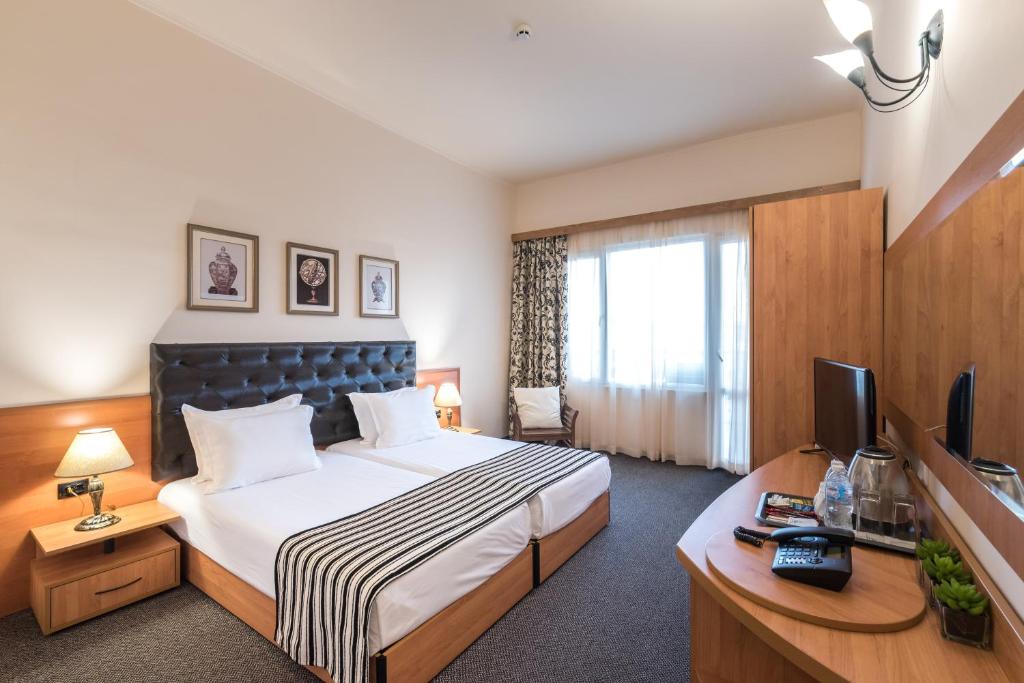 Lotus Family Hotel