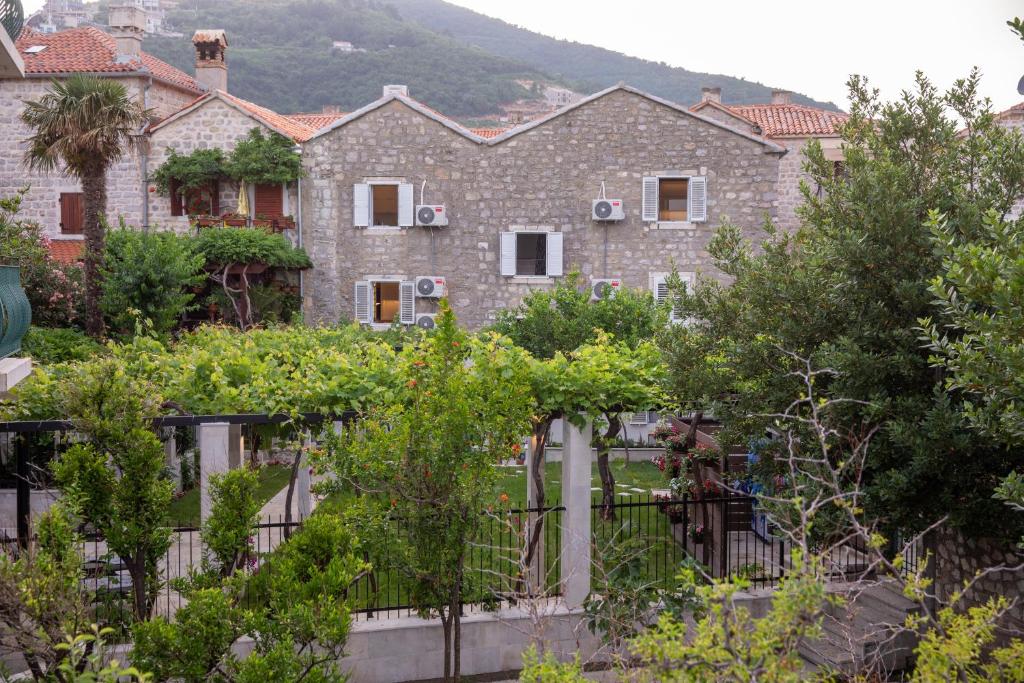 Apartments Trifunovic Old Town