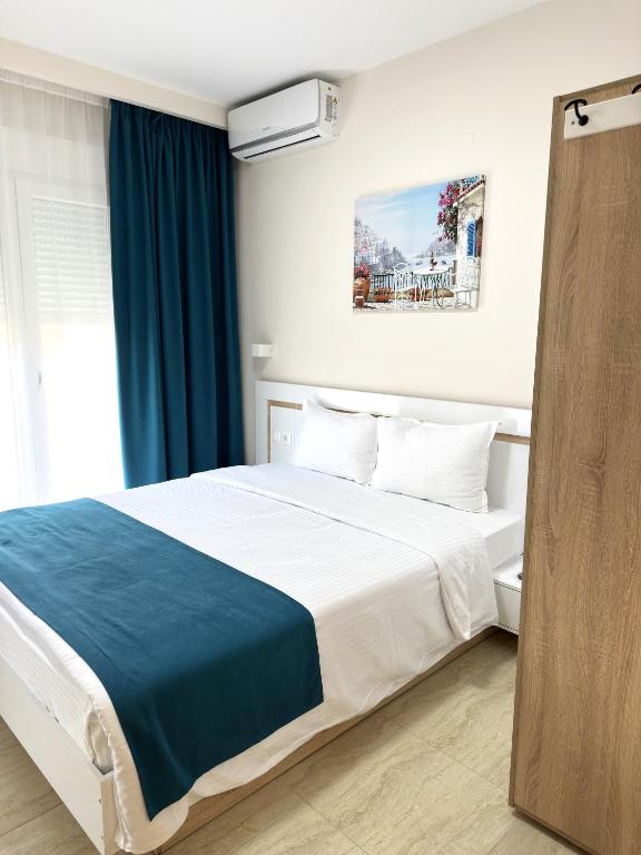 Navarino Suites
