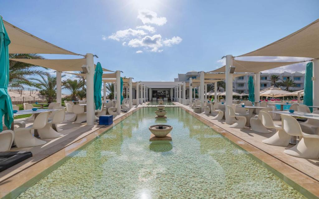 Radisson Blu Palace Resort & Thalasso