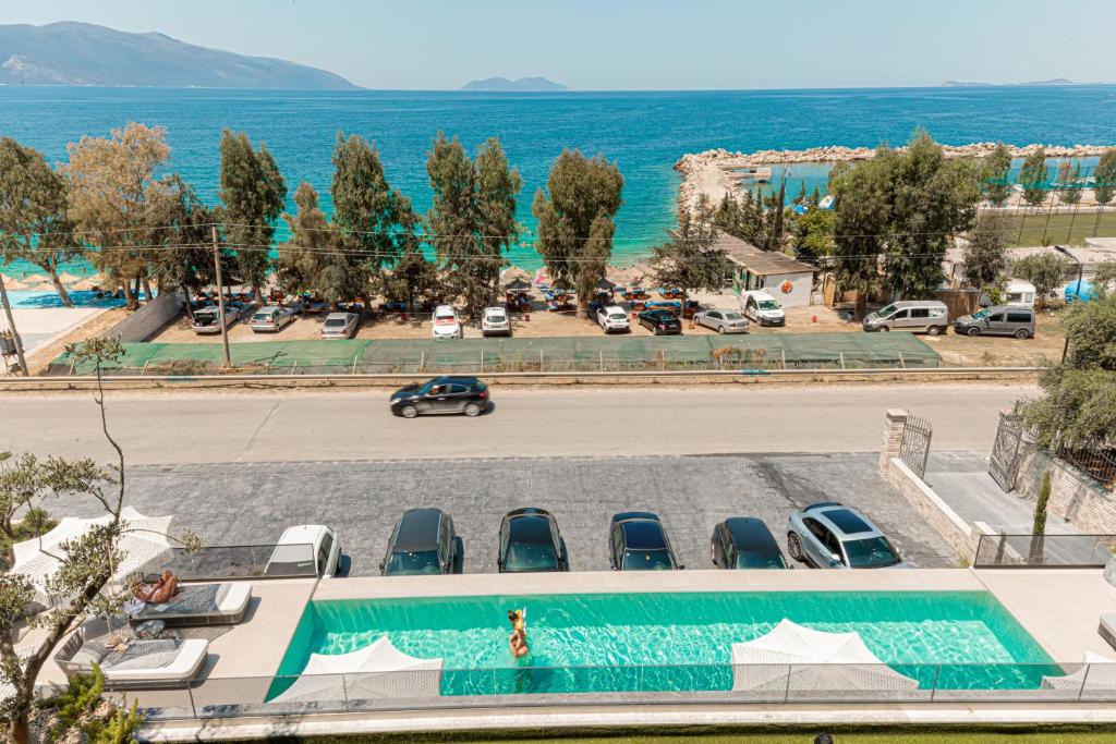 Mazarine Hotel
