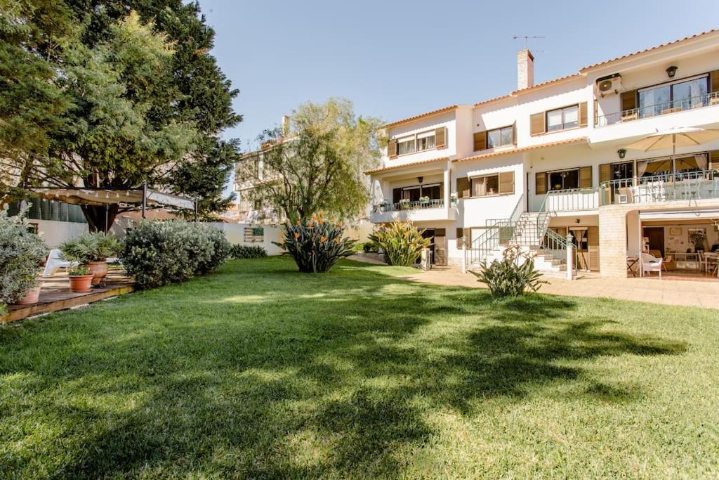 Art 4 You Carcavelos Suites