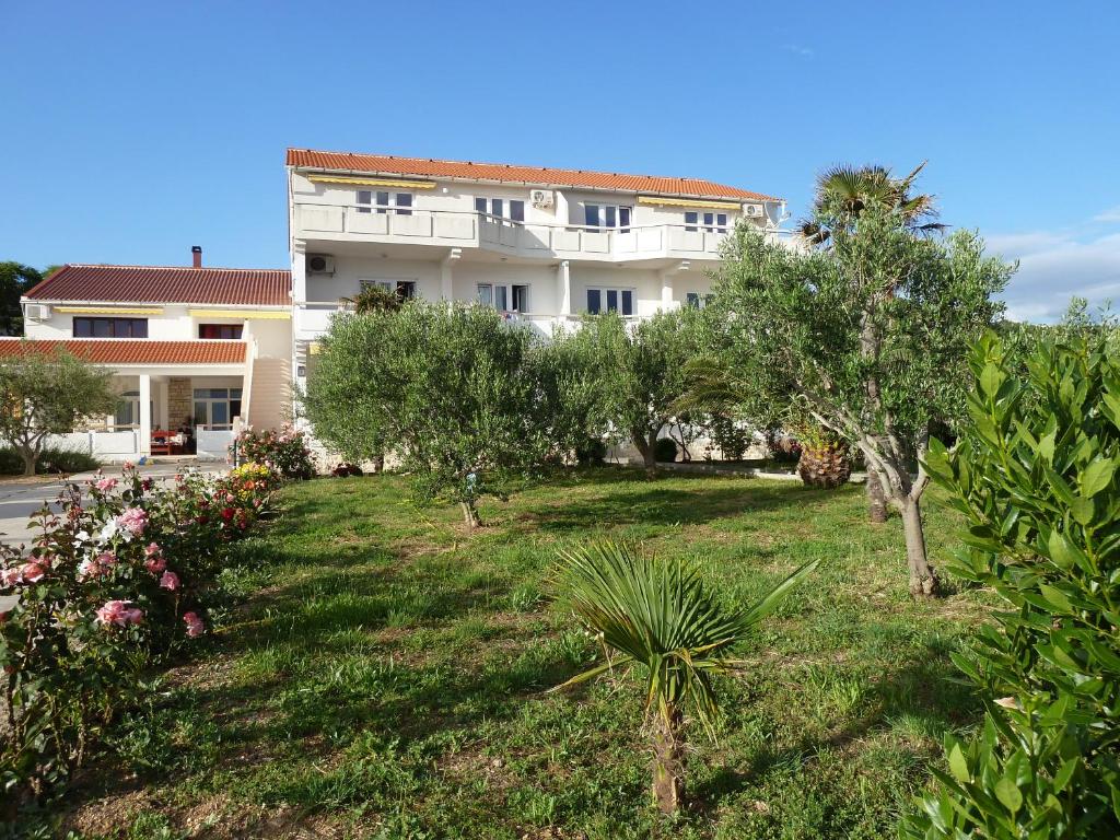Apartments Donadić I