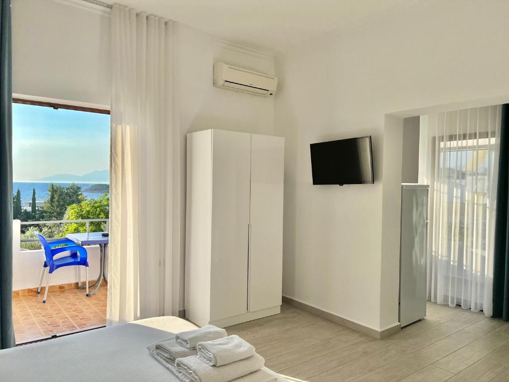 Dine Hotel