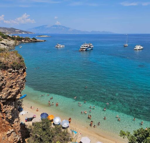 Makris Gialos Beach