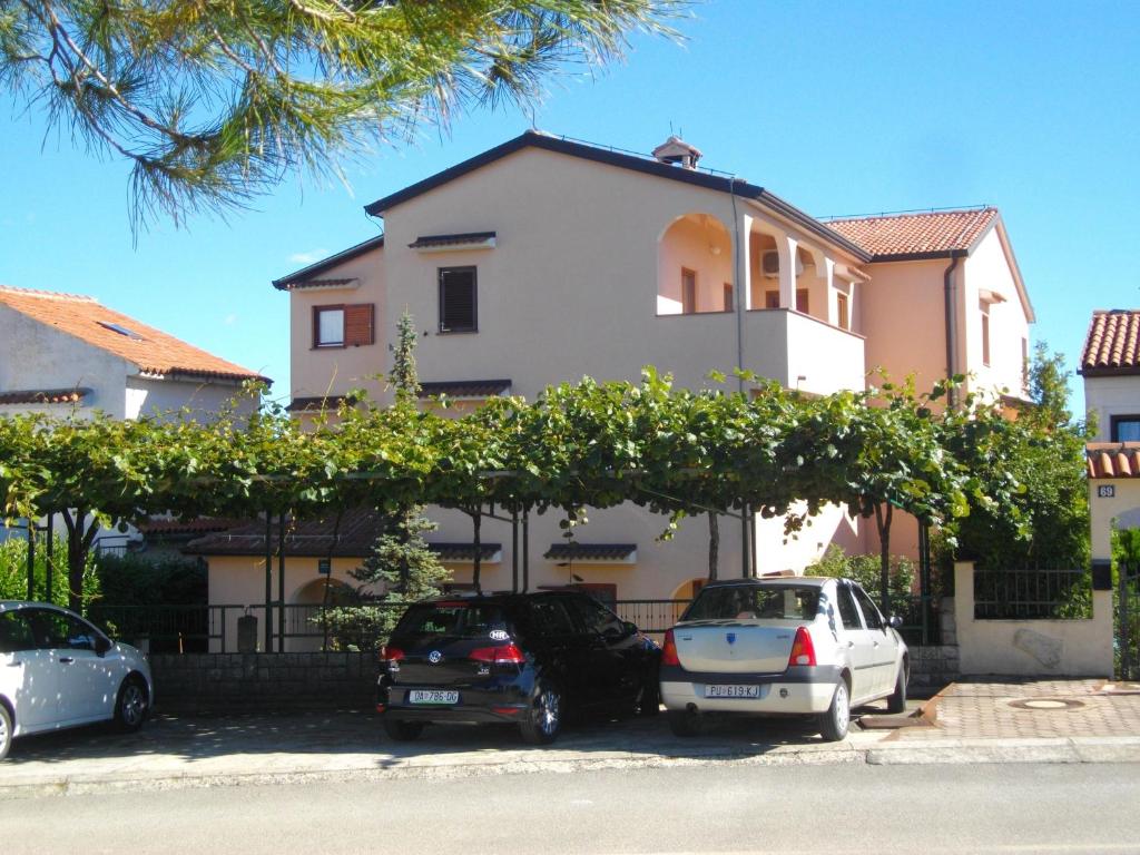 Apartments Neda