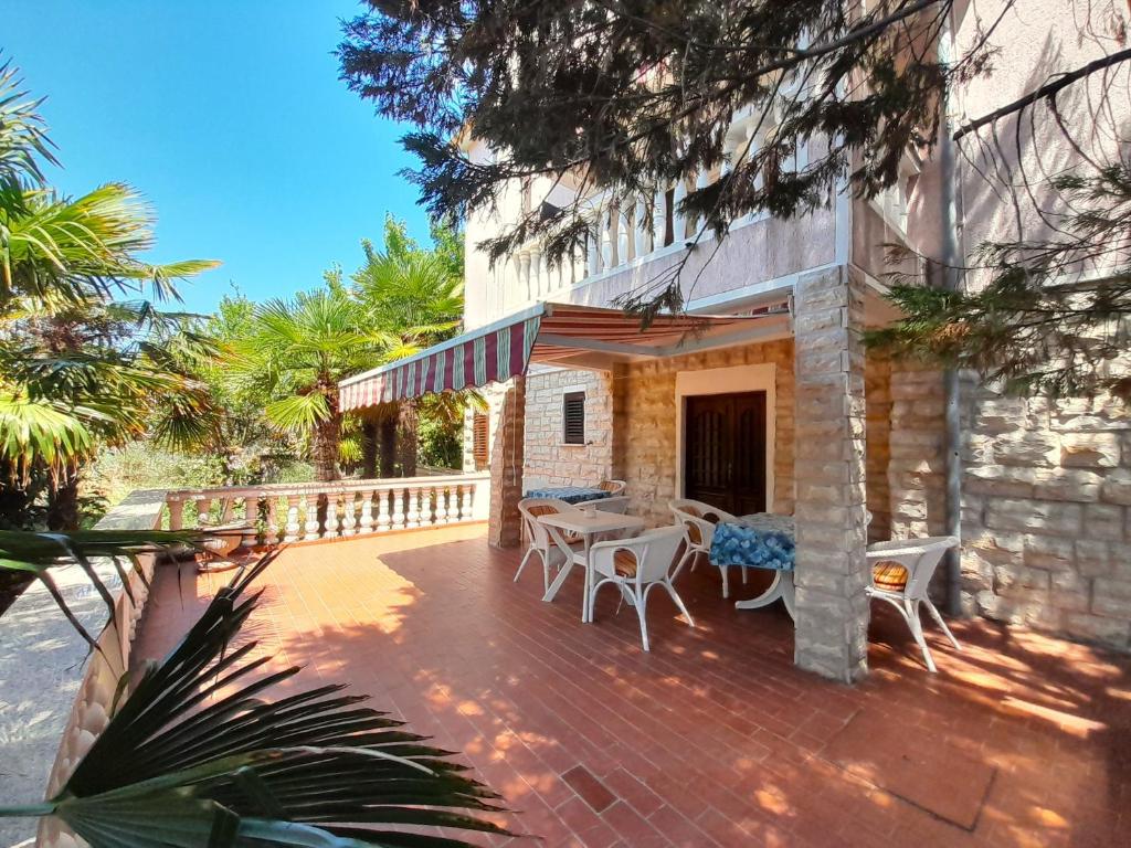 Apartmani Biserka Jurandvor