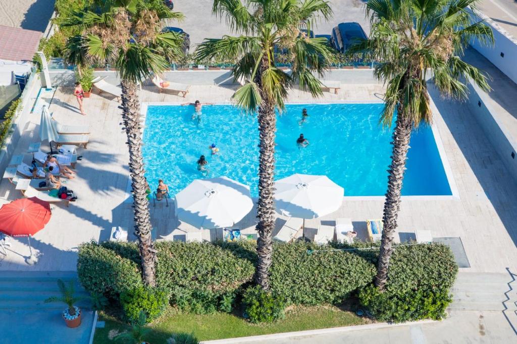 Sea Lion Hotel