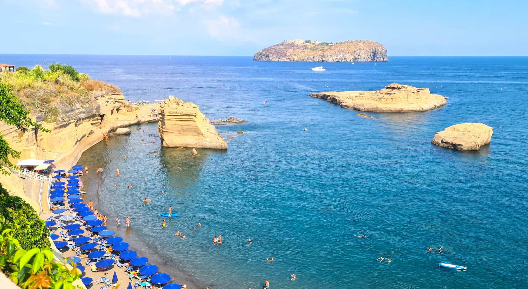 Cala Nave Beach, Ventotene